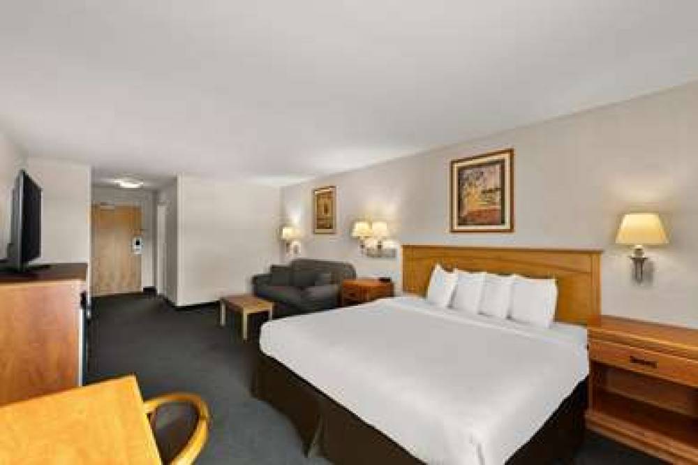 Rodeway Inn & Suites 9