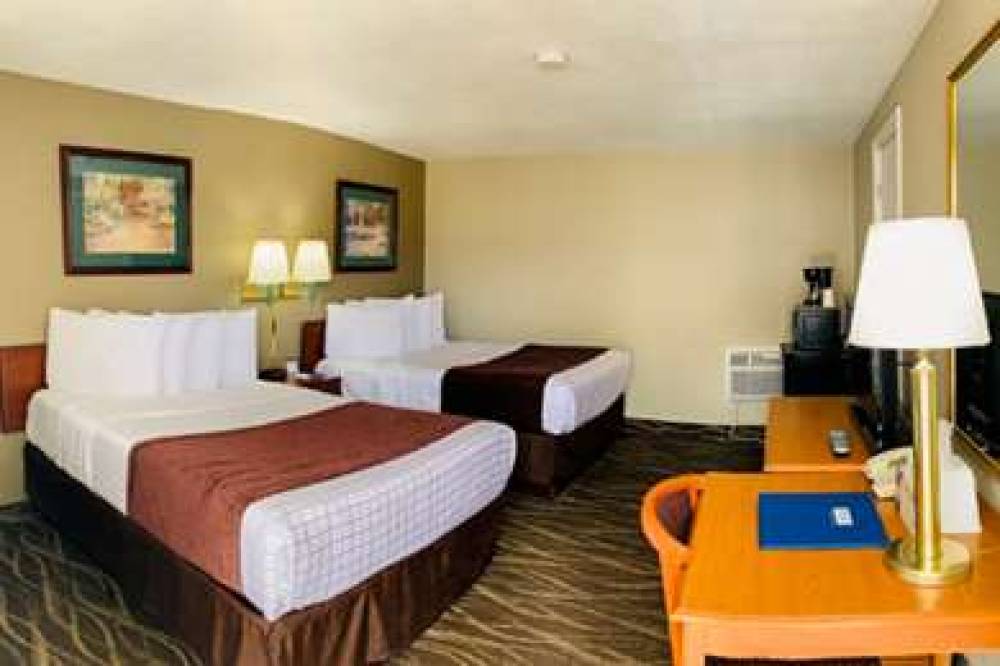 Rodeway Inn & Suites 9