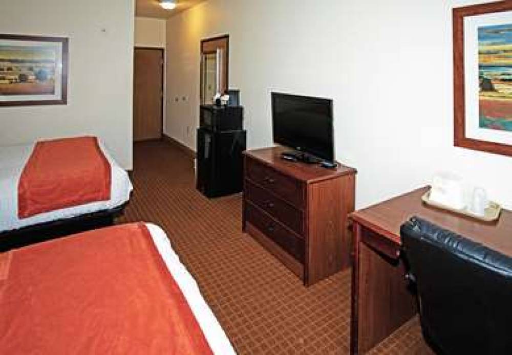 Rodeway Inn & Suites 10