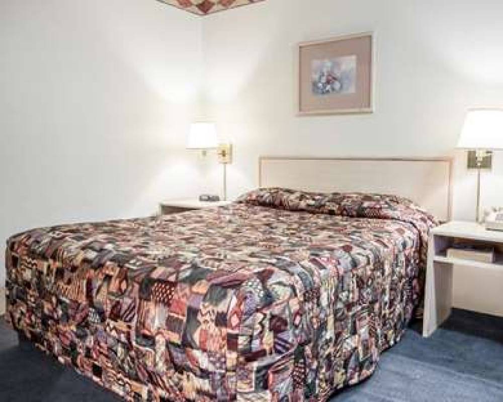 Rodeway Inn & Suites 7