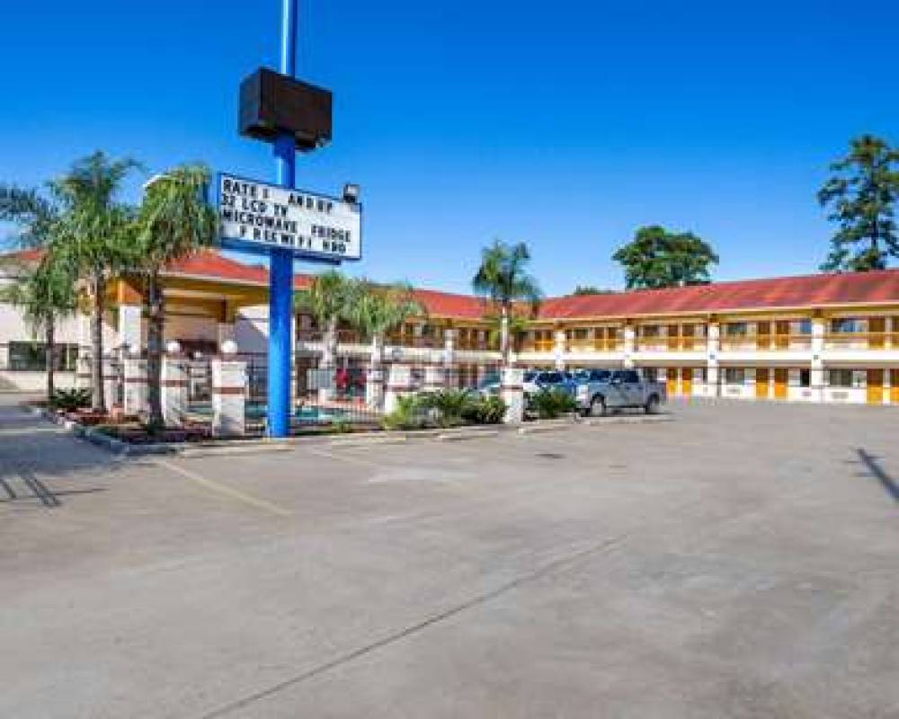 Rodeway Inn & Suites 4