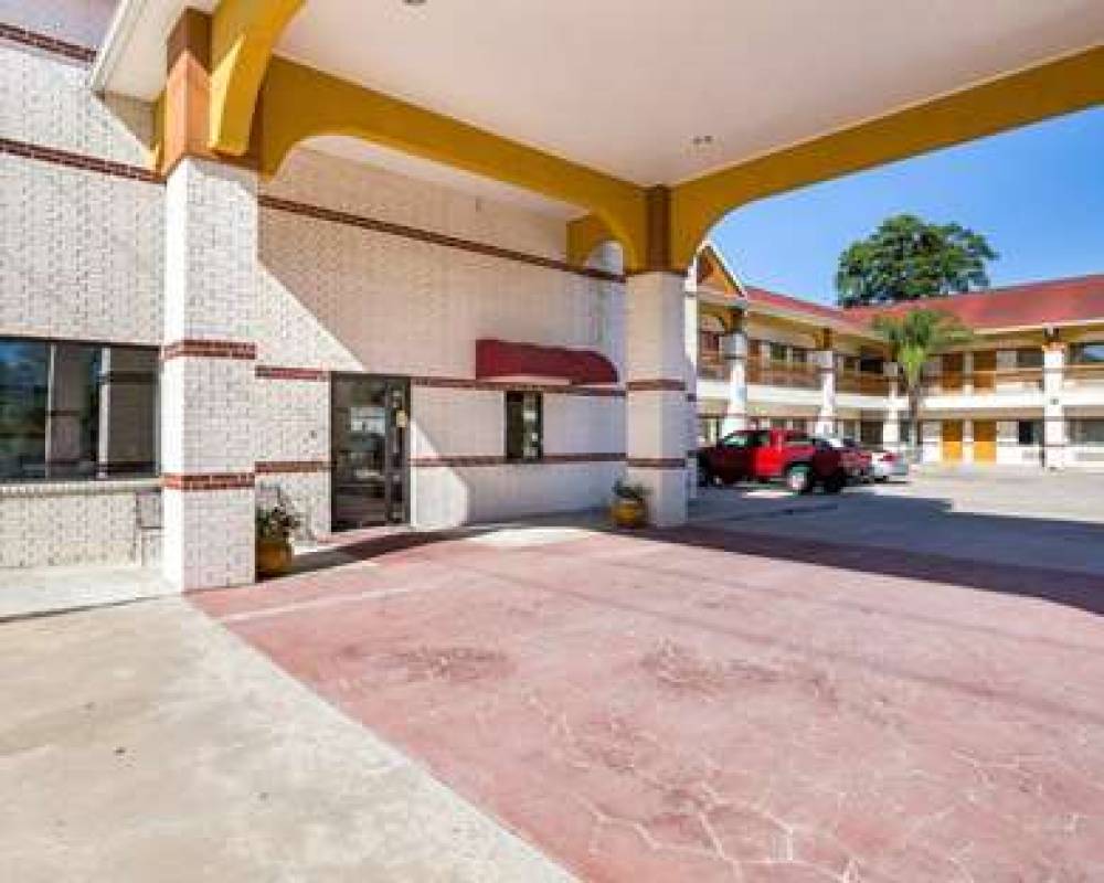 Rodeway Inn & Suites 2