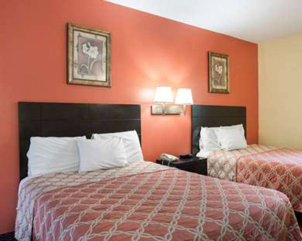 Rodeway Inn & Suites 10