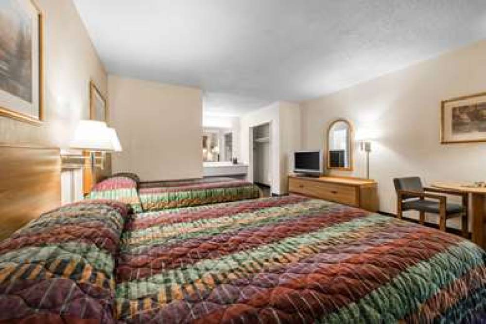 Rodeway Inn & Suites 7