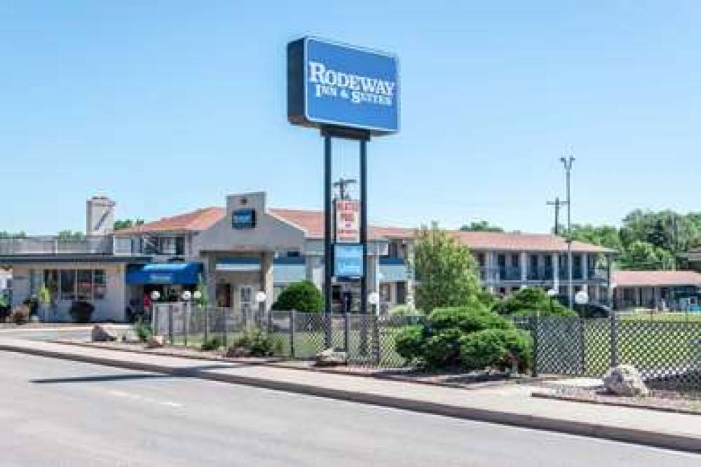 Rodeway Inn & Suites 2