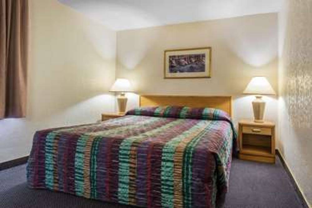 Rodeway Inn & Suites 6