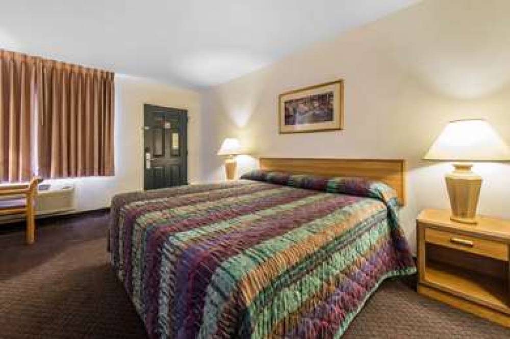 Rodeway Inn & Suites 8