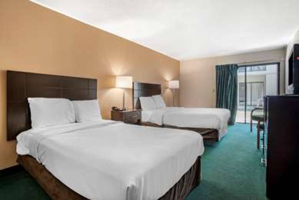 Rodeway Inn & Suites 9