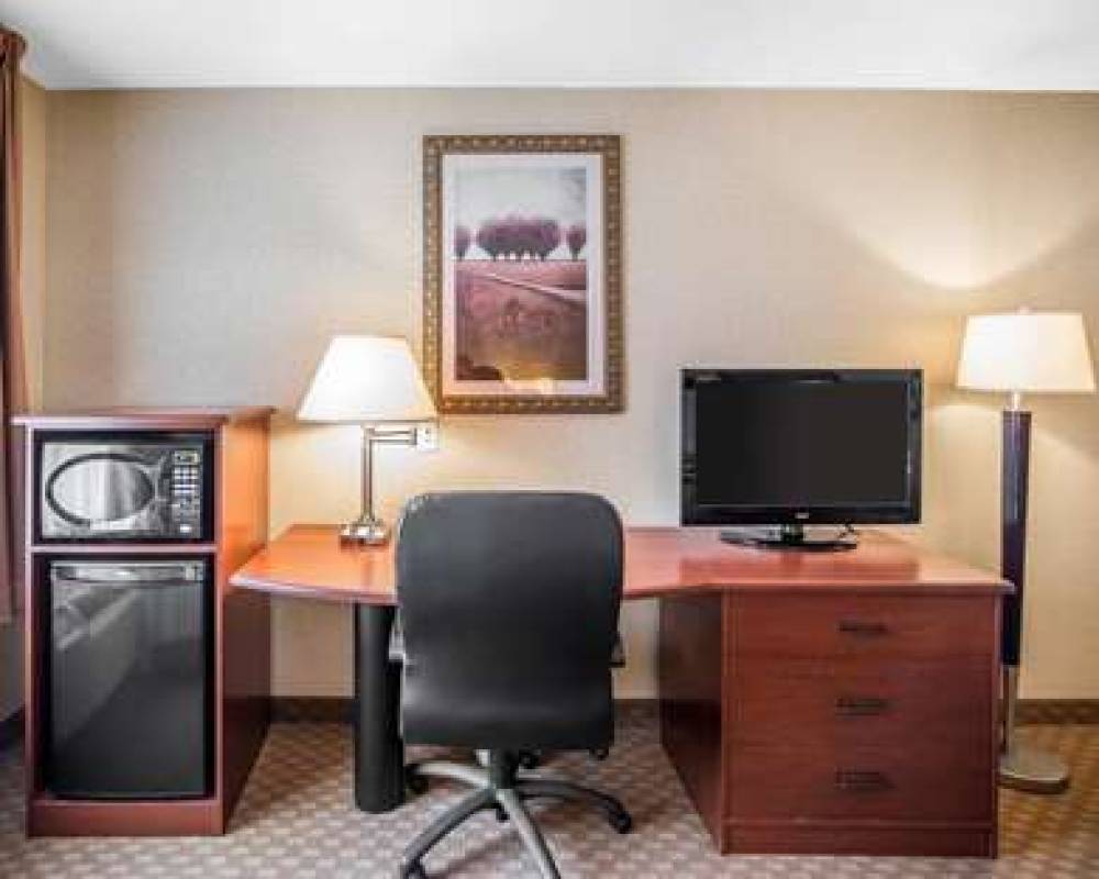 RODEWAY INN & SUITES 5