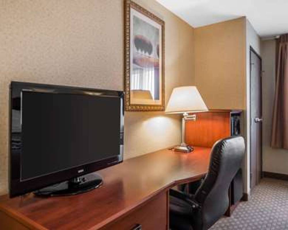 RODEWAY INN & SUITES 10