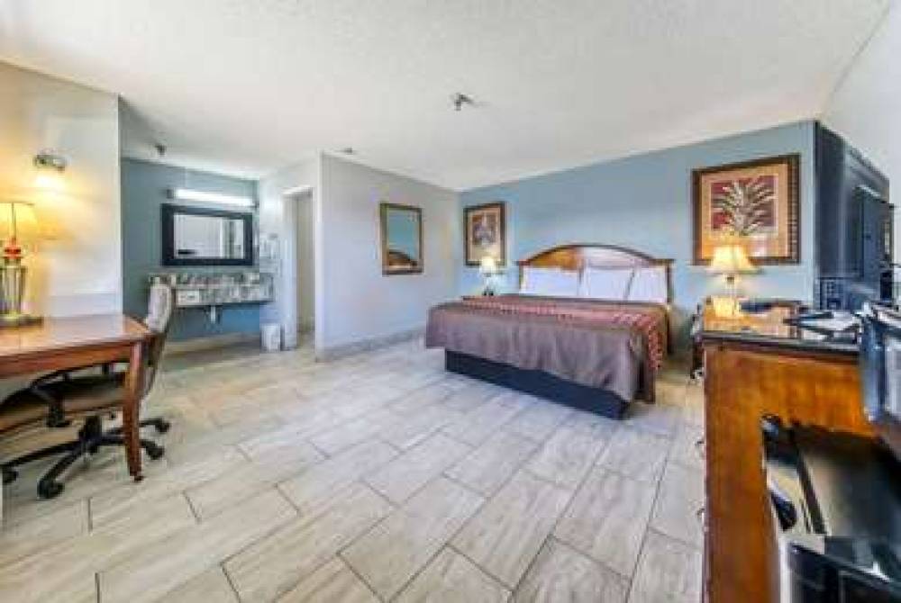 Rodeway Inn & Suites 4