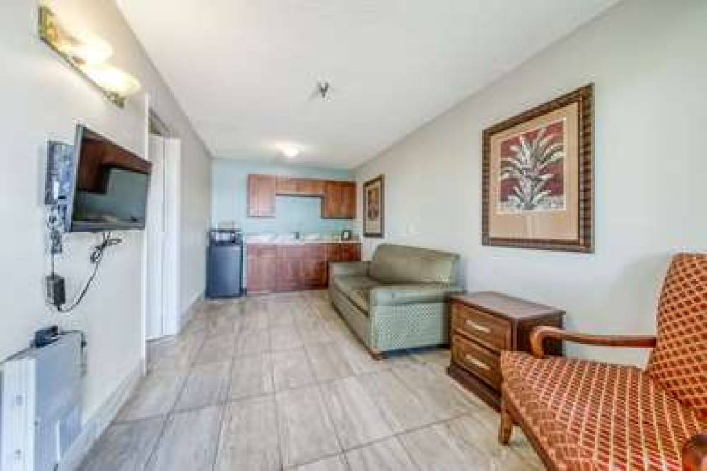 Rodeway Inn & Suites 8