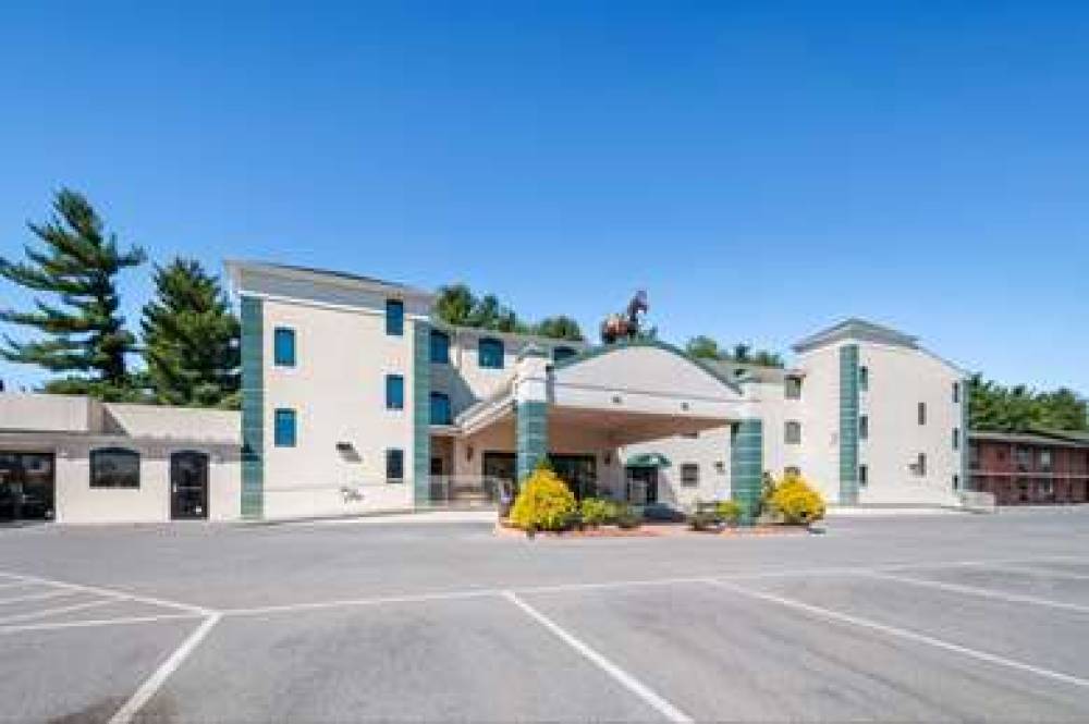 RODEWAY INN & SUITES 1