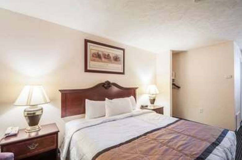 RODEWAY INN & SUITES 10