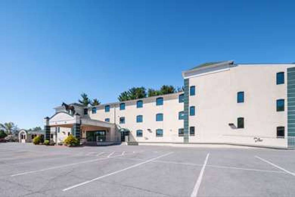 RODEWAY INN & SUITES 2