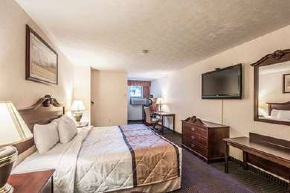 RODEWAY INN & SUITES 8