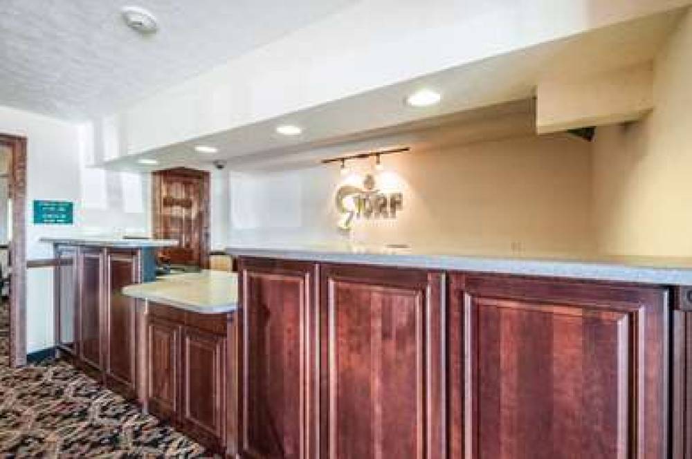 RODEWAY INN & SUITES 6