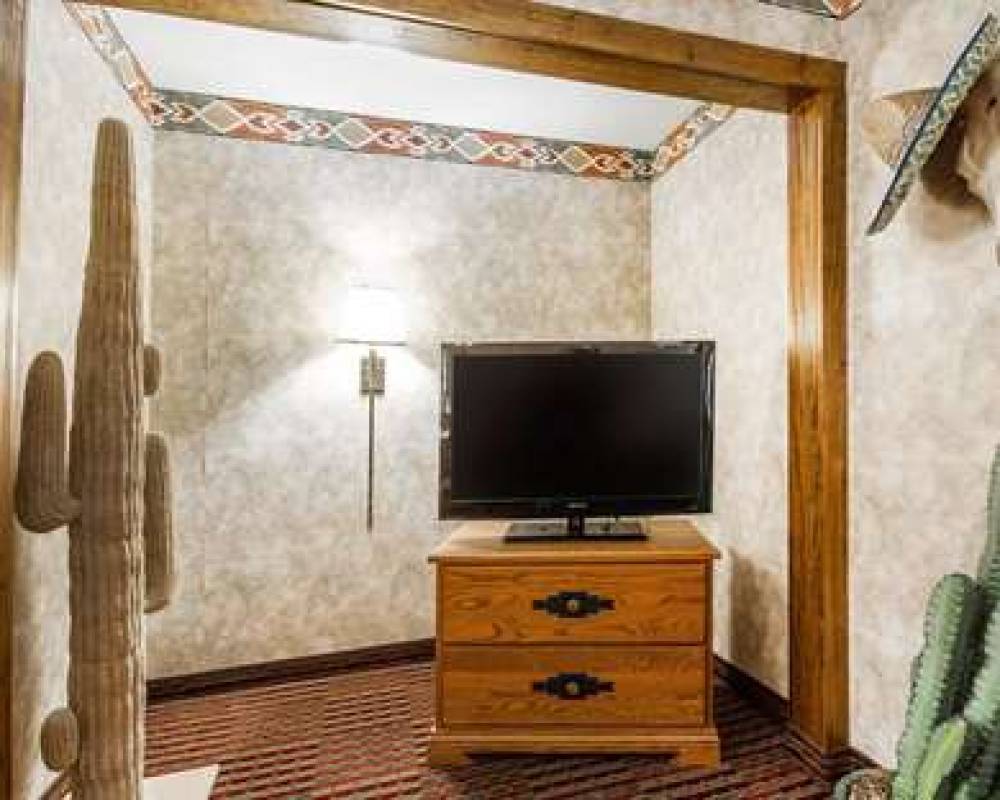 Rodeway Inn & Suites WI Madison-Northeast 10