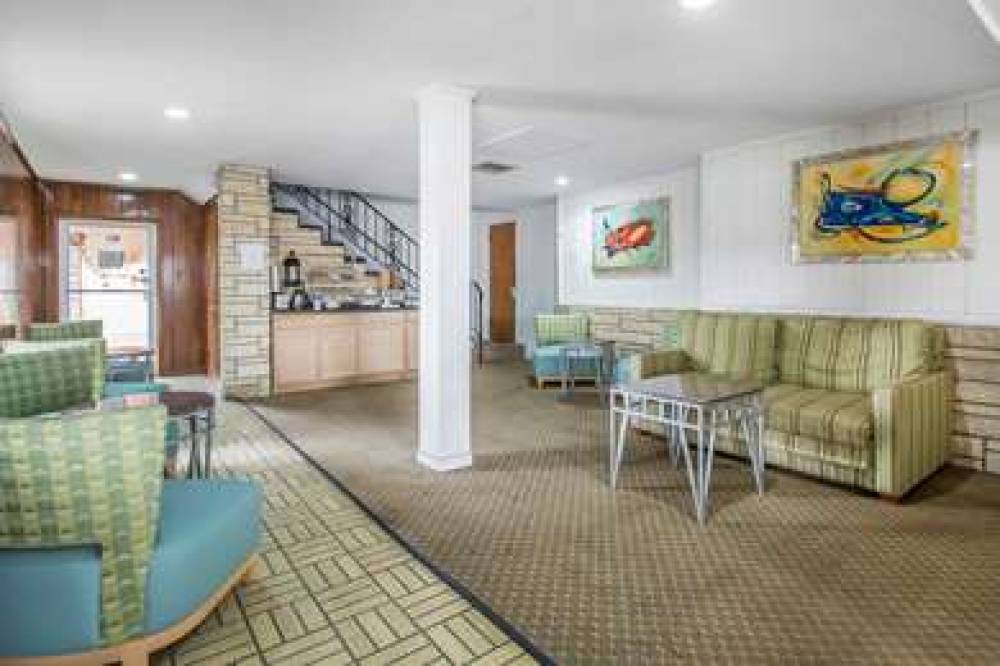 RODEWAY INN & SUITES WINTER HAVEN C 6