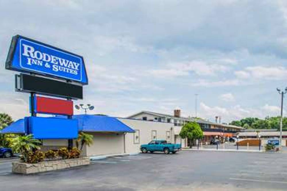 RODEWAY INN & SUITES WINTER HAVEN C 1