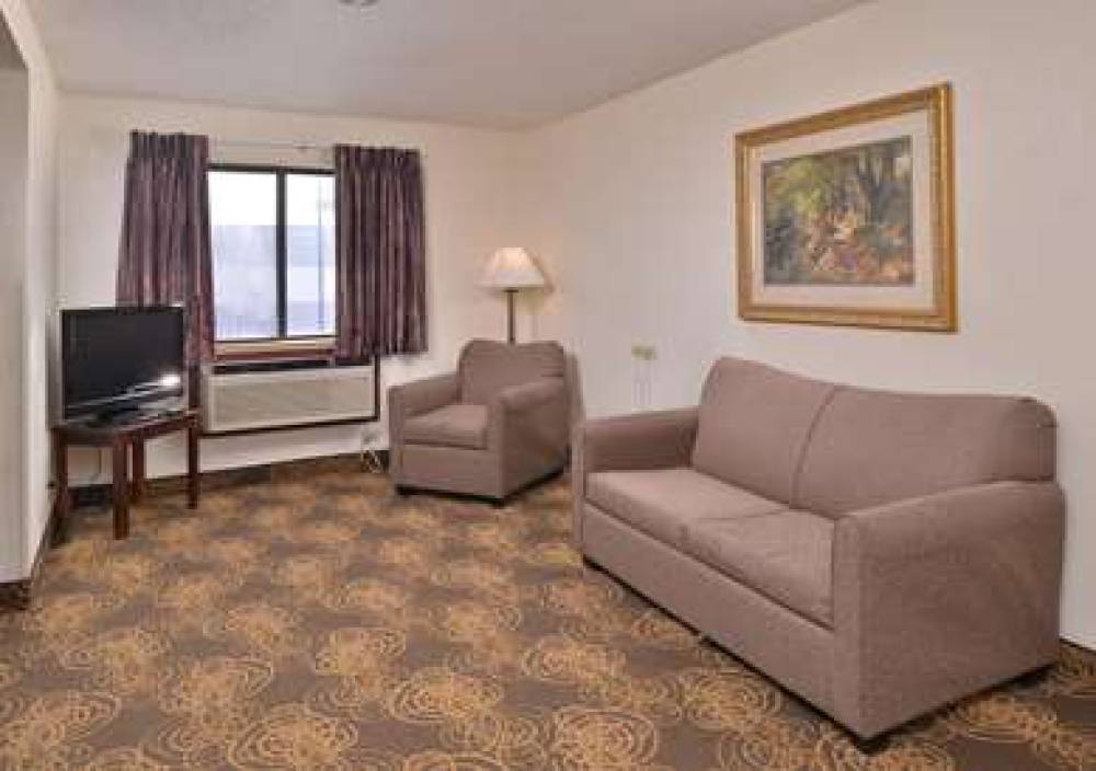 RODEWAY INN WAUKEGAN - GURNEE 8