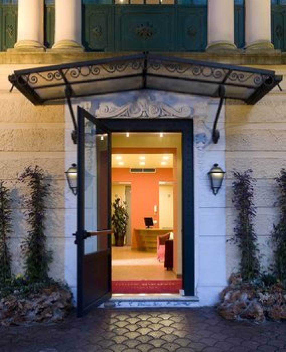 ROME GARDEN HOTEL 8