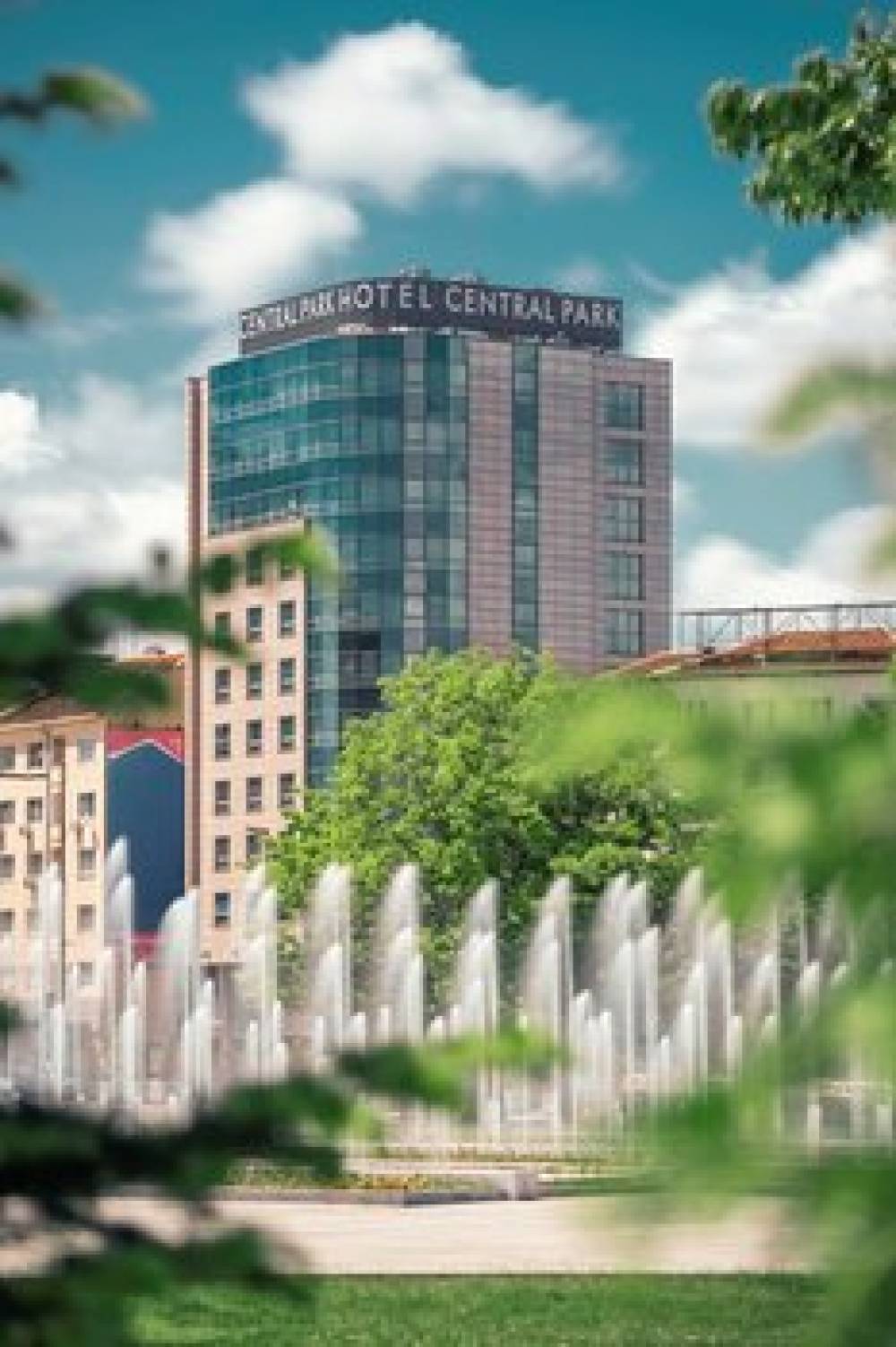 Rosslyn Central Park Hotel 1