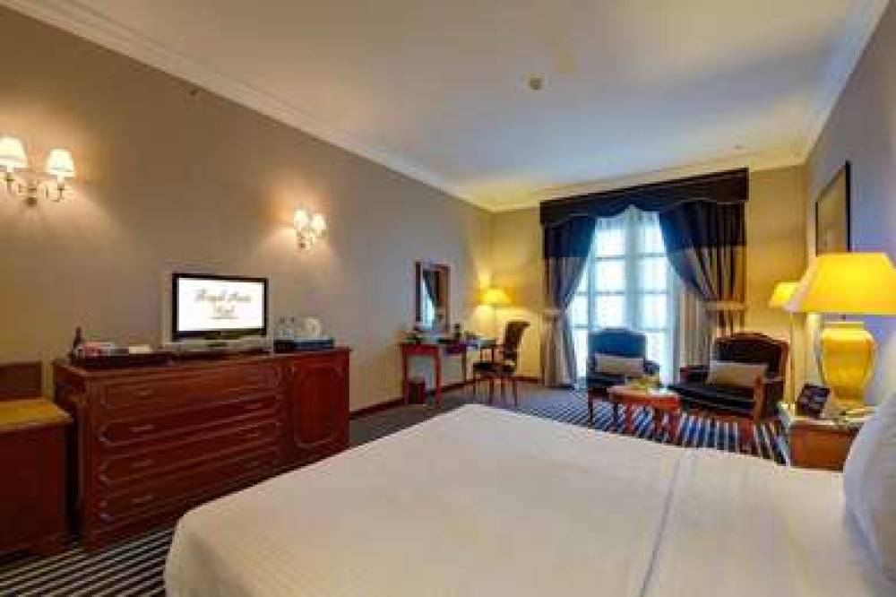 ROYAL ASCOT HOTEL 4