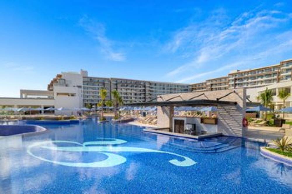 ROYALTON SPLASH RIVIERA CANCUN 1