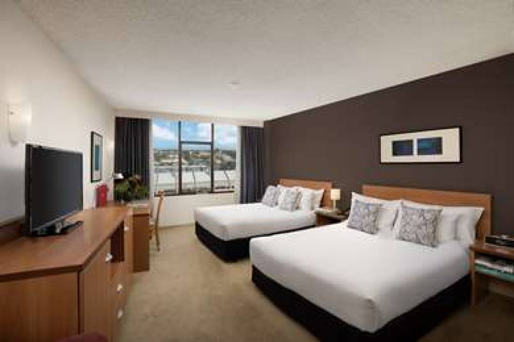 RYDGES GEELONG 8