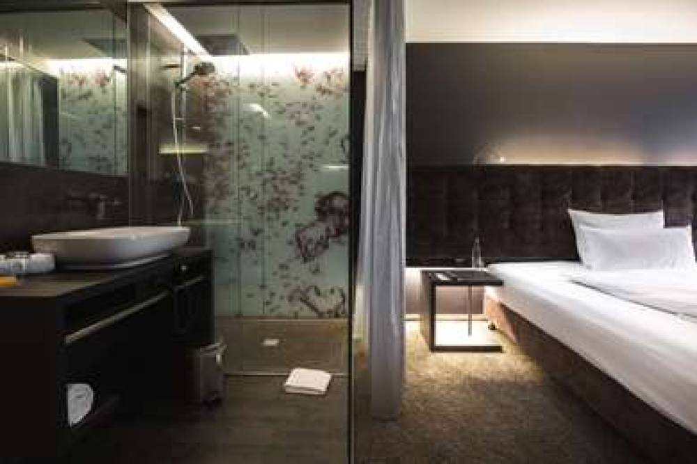 SAKS URBAN DESIGN HOTEL 6