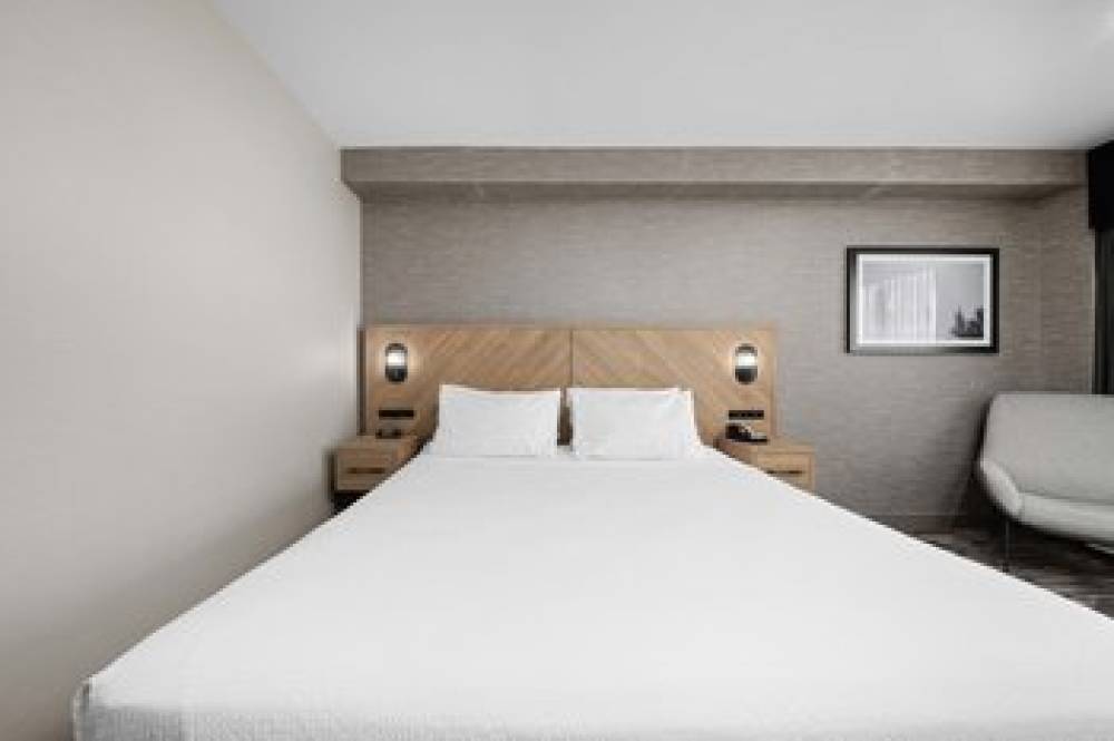 Sandman Hotel & Suites Calgary Airport 8