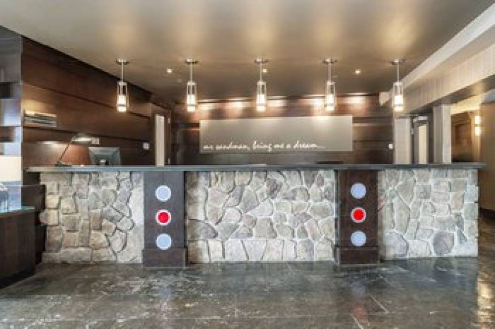 Sandman Hotel & Suites Kelowna 2