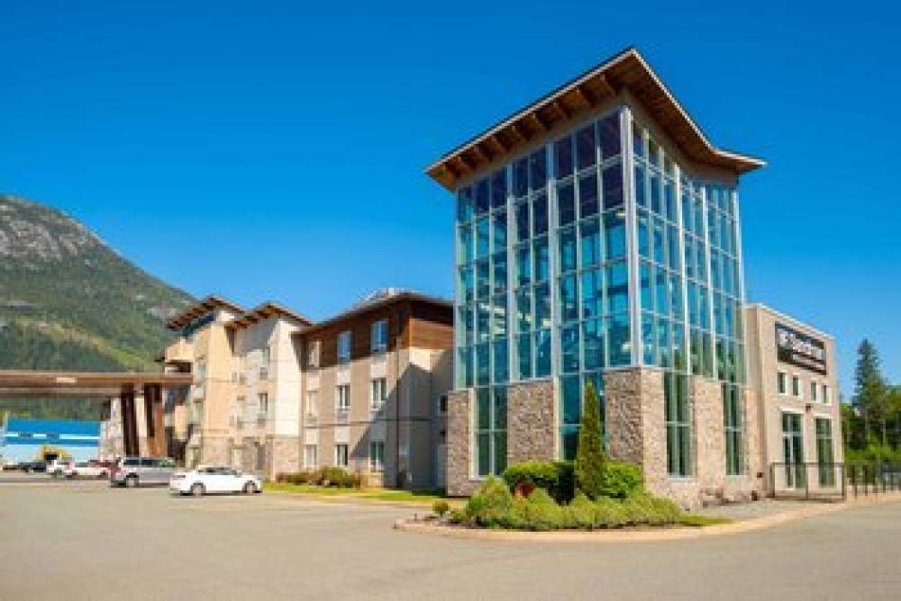 Sandman Hotel & Suites Squamish 1