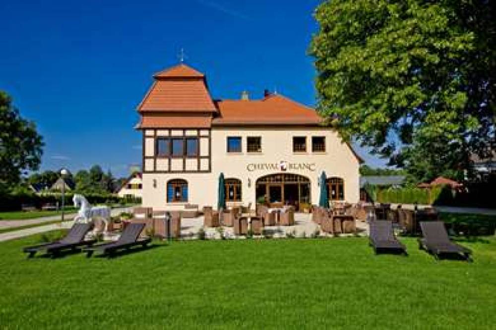 SCHLOSSHOTEL WENDORF 1