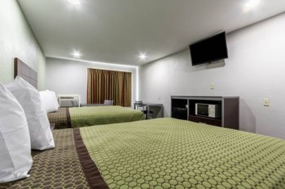 SCOTTISH INNS-SUITES TOMBALL 10