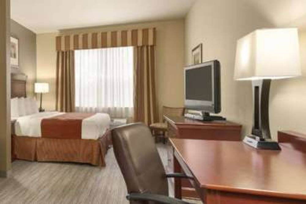 SEFFNER INN AND SUITES 4