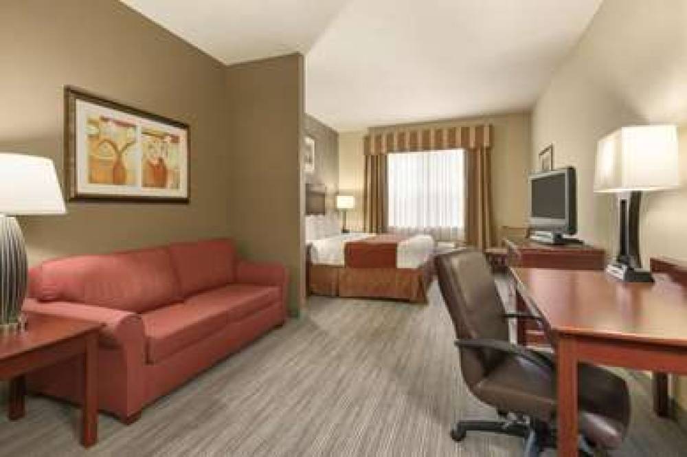 SEFFNER INN AND SUITES 2