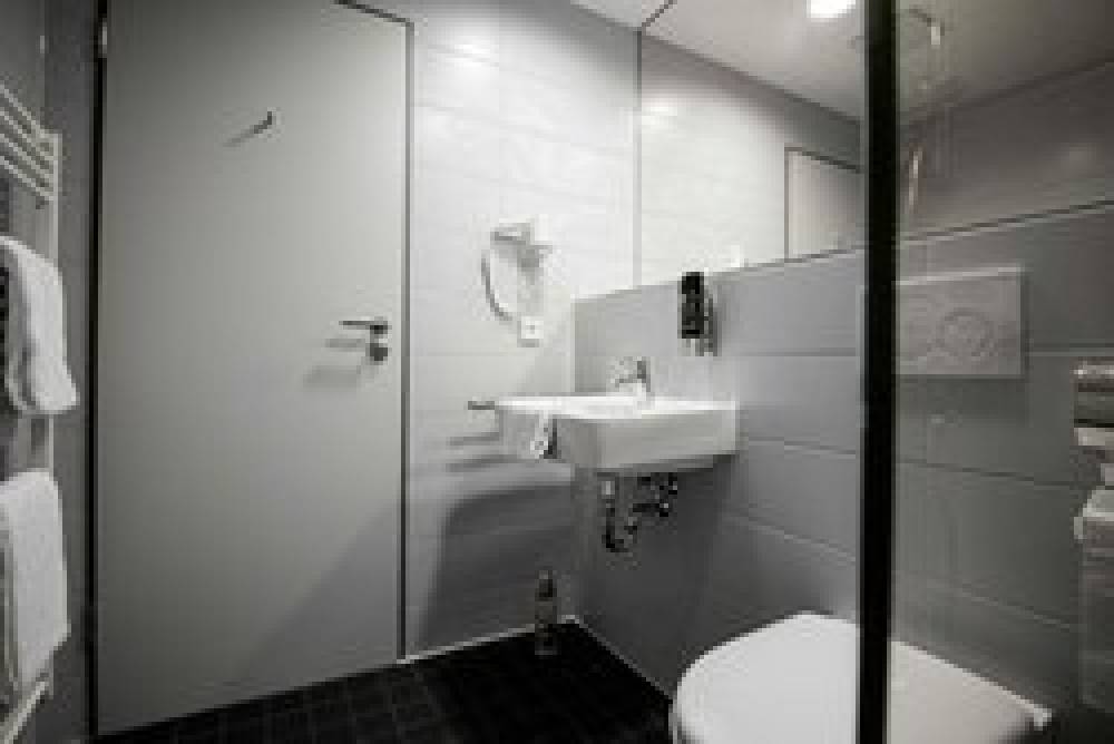 SERWAYS HOTEL REMSCHEID 5