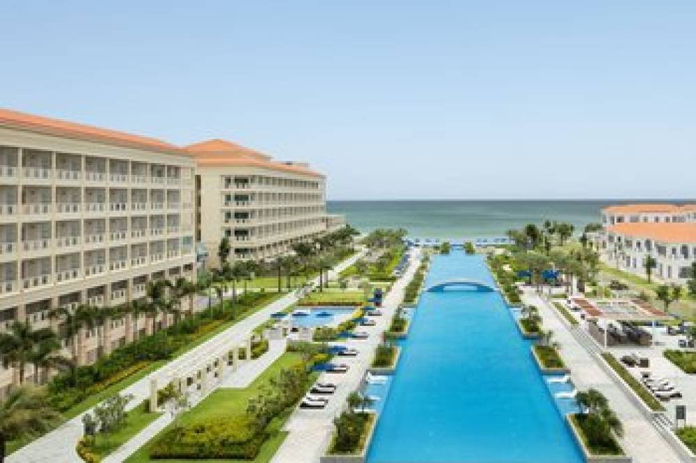 Sheraton Grand Danang Resort 4