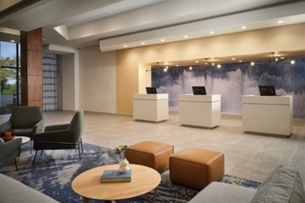 Sheraton Grand Rapids Airport Hotel 3