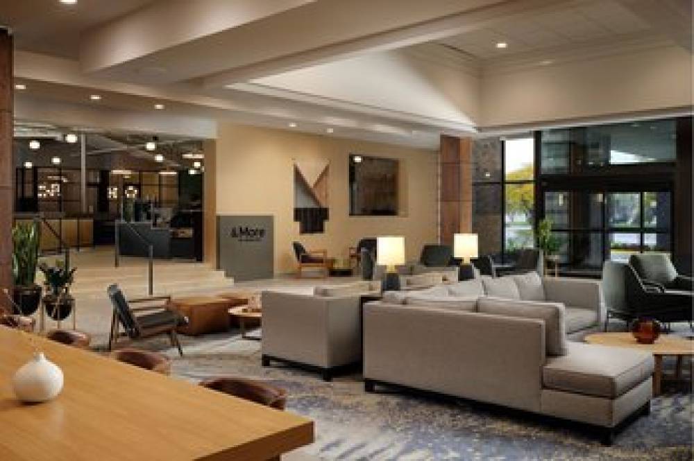 Sheraton Grand Rapids Airport Hotel 4