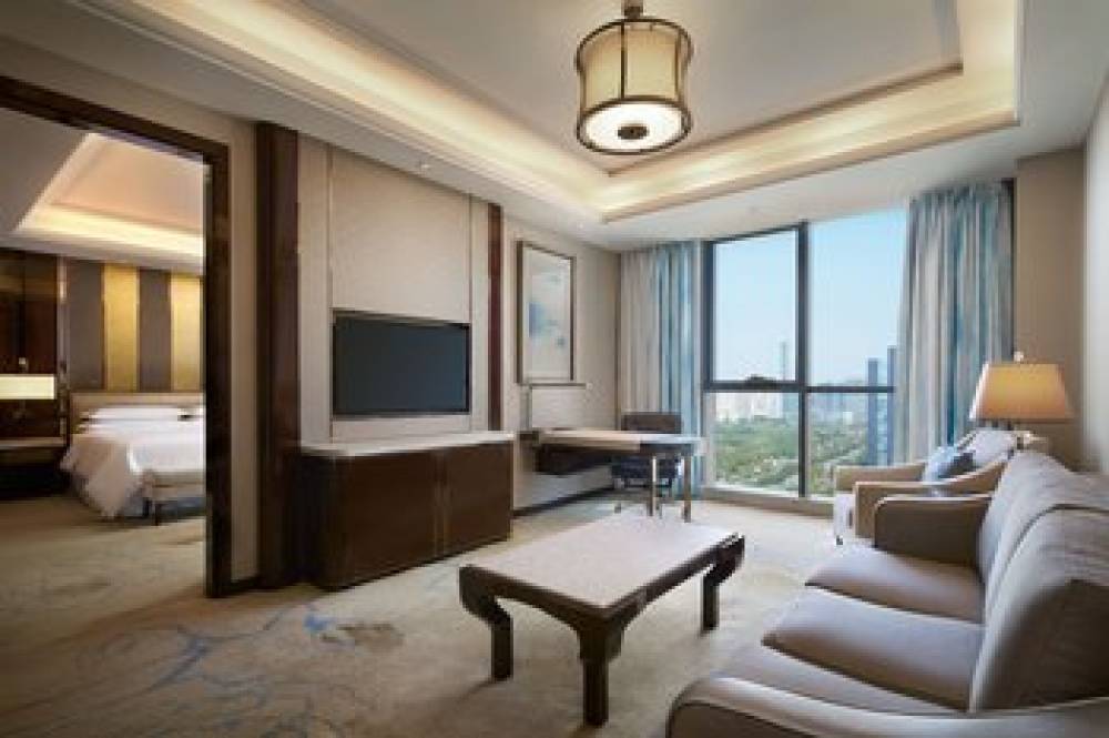 Sheraton Grand Zhengzhou Hotel 10