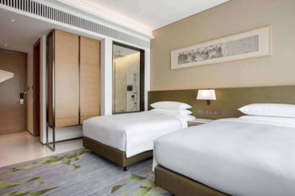 Sheraton Hong Kong Tung Chung Hotel 9