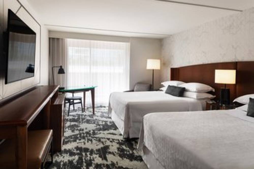 Sheraton Vancouver Airport Hotel 6