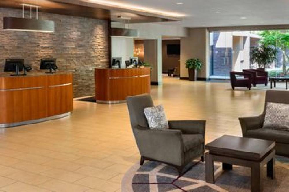 Sheraton Vancouver Airport Hotel 4