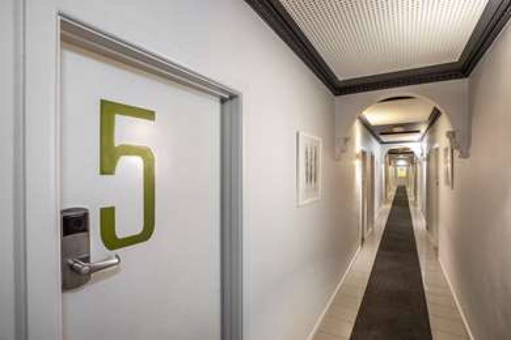 Skyways Hotel 2