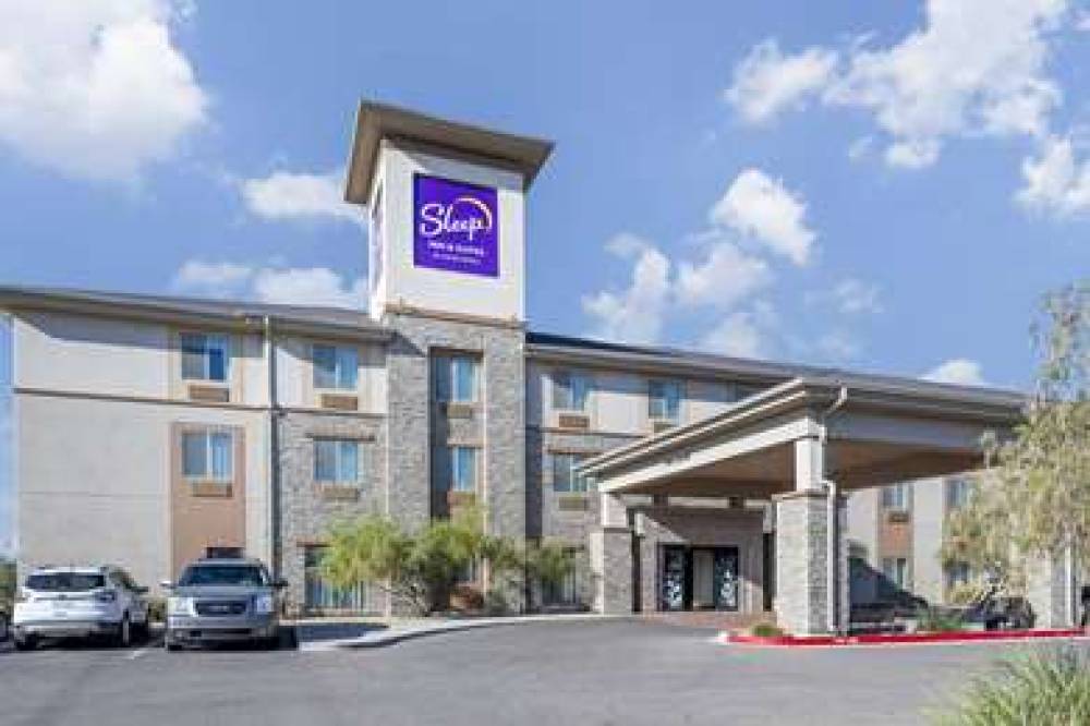 SLEEP INN AND SUITES CARLSBAD CAVER 2