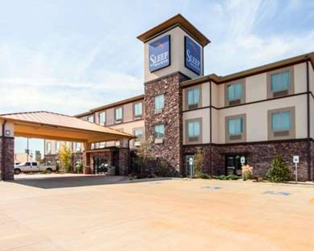 SLEEP INN AND SUITES HENNESSEY NORT 1