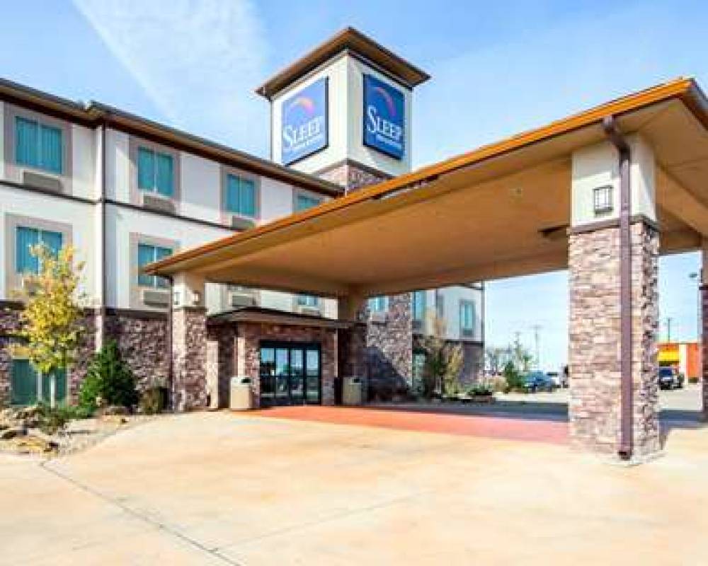 SLEEP INN AND SUITES HENNESSEY NORT 2